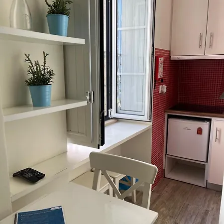 No Bairro Da Graca Em Lisboa